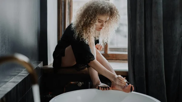 Πεντικιούρ στο σπίτι: Mε αυτά τα κόλπα θα το κάνεις σαν επαγγελματίας!