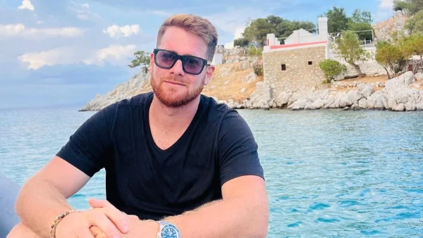 Survivor: Αυτά είναι τα δυο αδέρφια του Τζέιμς Καφετζή - Μοιάζουν απίστευτα μεταξύ τους