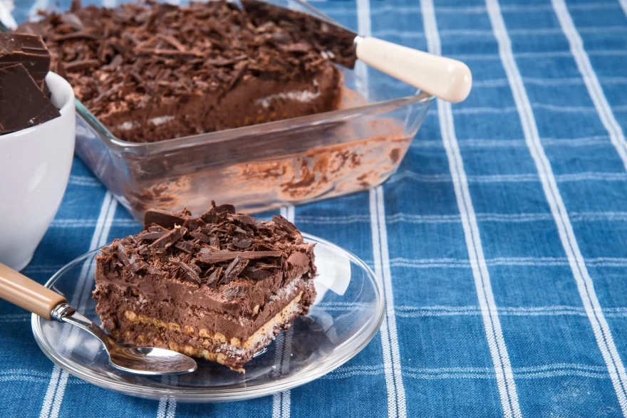 Κέικ ψυγείου σοκολάτα χωρίς μίξερ