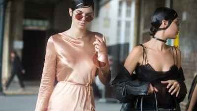 Το διάφανο φόρεμα της Kendall Jenner έχει γίνει viral - Είναι τέλειο για την παραλία!