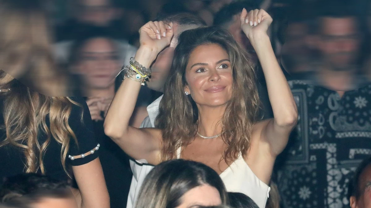 Μαρία Μενούνος: Άρωμα Ελλάδας στη βάφτιση της κόρης της - Το ζεϊμπέκικο του μπαμπά της, η Θεοδωρίδου και ο Τερζής