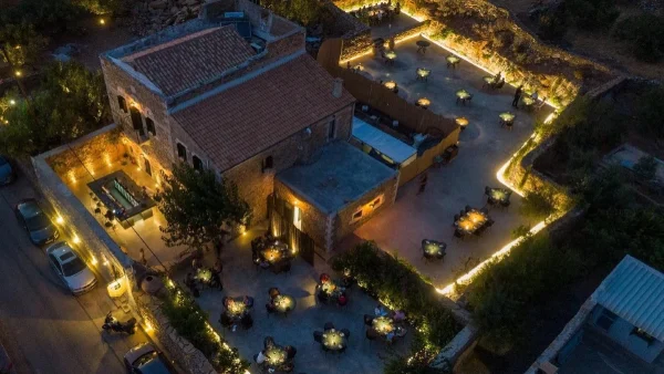 Wine Bar & Restaurant Matapan στη Μάνη: Εκεί όπου η παράδοση συναντά την κομψότητα