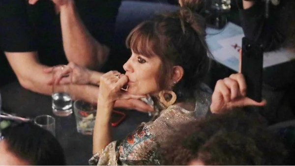 Μυρτώ Αλικάκη: Στο ίδιο τραπέζι αλλά αντικριστά - Η σπάνια βραδινή έξοδος σε γνωστό νυχτερινό κέντρο με τον νέο της σύντροφο, Νικόλα Κωστή