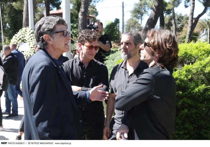 Κηδεία Γιώργου Καραγιάννη Γιάννης Μπέζος, Αποστόλης Τότσικας, Γιώργος Λάλος