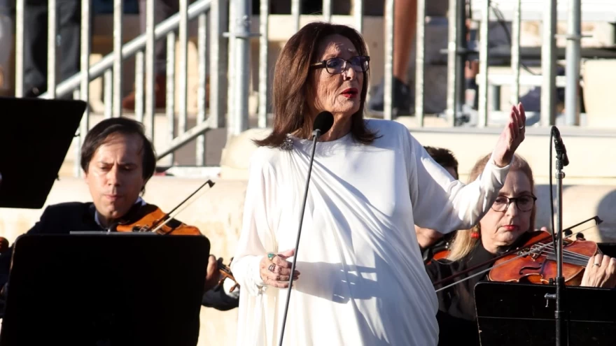 Νάνα Μούσχουρη