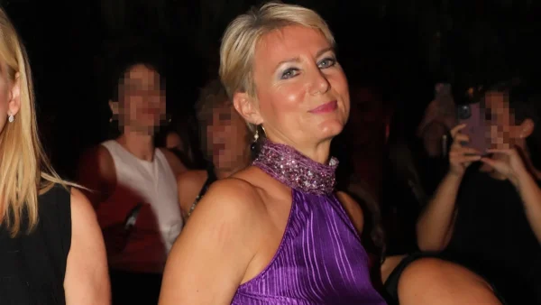 Νατάσα Παζαΐτη: Ξεσάλωσε στο πρώτο τραπέζι για τα γενέθλιά της! Έμειναν όλοι με το στόμα ανοιχτό