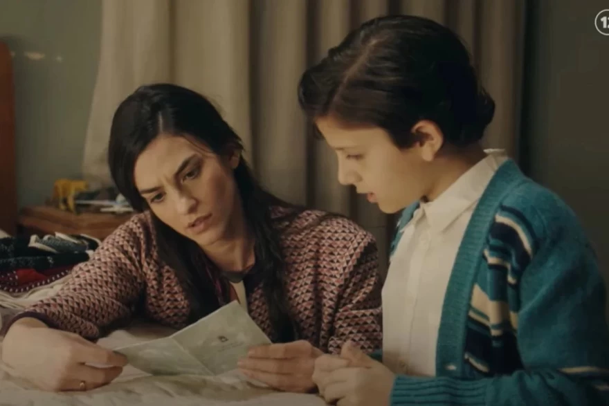 Το Ναυάγιο: Η σοκαριστική σκηνή που ο Ιπποκράτης σακατεύει στον ξύλο τον γιο του