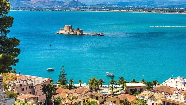 Στο γοητευτικό Ναύπλιο θα βιώσουμε το πιο κατανυκτικό Πάσχα