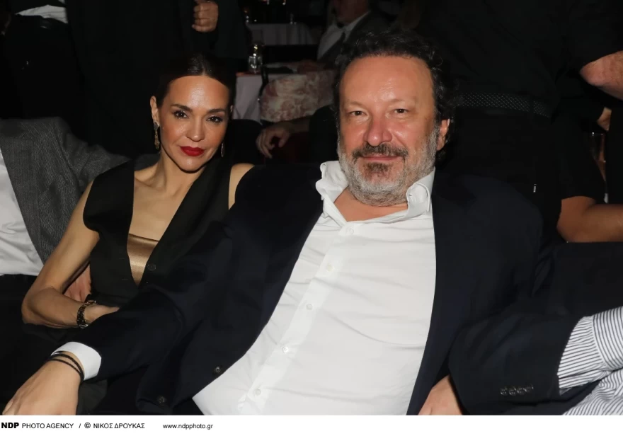 Διονύσης Παναγιωτάκης - Νικολέττα Καρρά - έξοδος