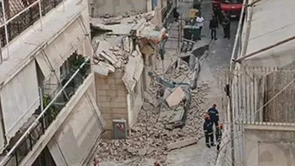 Πειραιάς: Κατέρρευσε κτήριο στο Πασαλιμάνι - Ένας νεκρός αστυνομικός