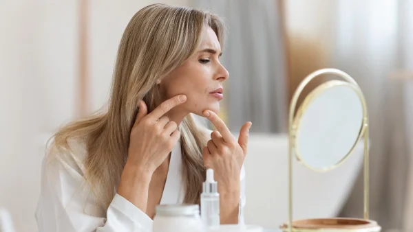 Με αυτά τα κόλπα θα εξαφανίσεις εύκολα & γρήγορα ένα σπυράκι!