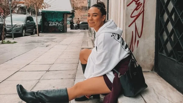 Πηνελόπη Πλάκα - Ποζάρει με μπικίνι και δηλώνει υπερήφανη για τις αλλαγές στο σώμα της: «Είναι καλύτερο να είσαι φυσιολογική ή ινσταγκραμική;»