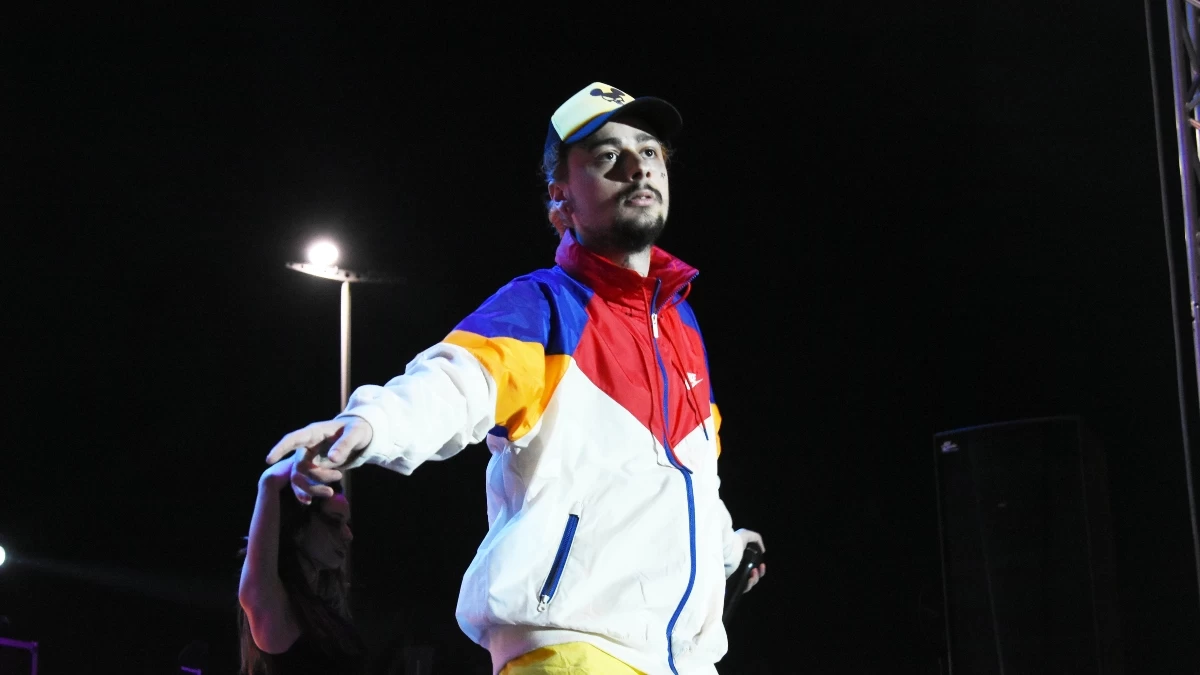 Sin Boy: Ξαπλωμένος σε φέρετρο με τα χέρια στο στήθος μετά την άγρια επίθεση - «Τι άλλο να πάθω για να με κάνετε viral;»