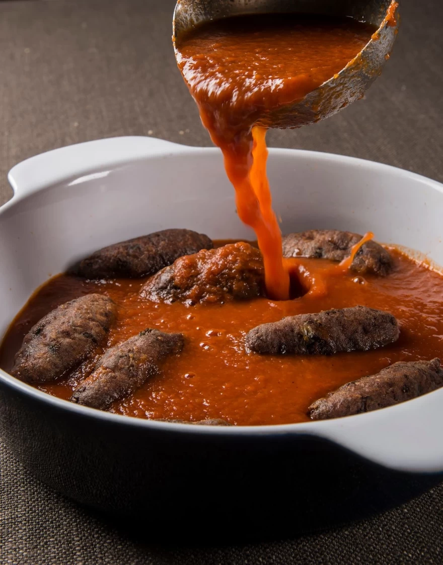 Από τα βάθη της Πόλης: Αυτή είναι η αυθεντική συνταγή για πολίτικα σουτζουκάκια