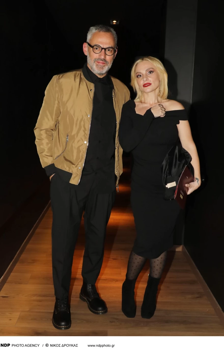 Νίκος Συρίγος - Ελεονώρα Ζουγανέλη - Έξοδος