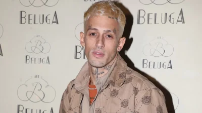 Τάσος Ξιαρχό για την απόπειρα αυτοκτονίας του: «Πήρα γύρω στα 40 χάπια, τα κατάπια στην παιδική μου γειτονιά»