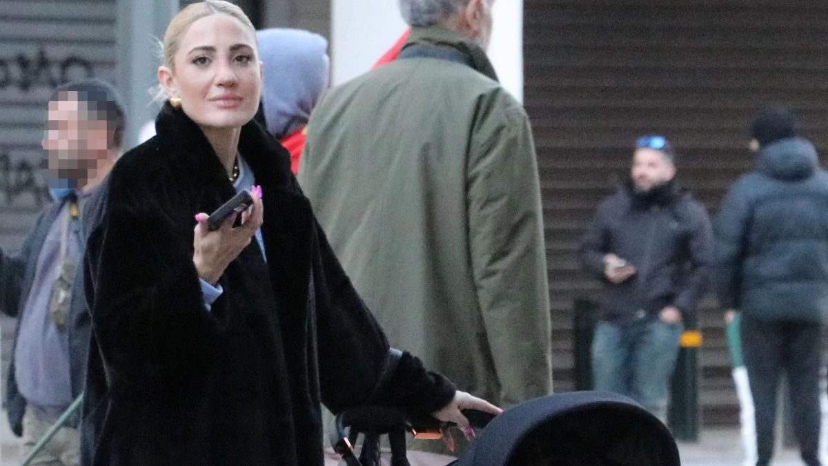 Ιωάννα Τούνη: Μοναχική έξοδος με τον γιο της, Πάρη - Οι αντιδράσεις της όταν αντιλήφθηκε τον φωτογράφο