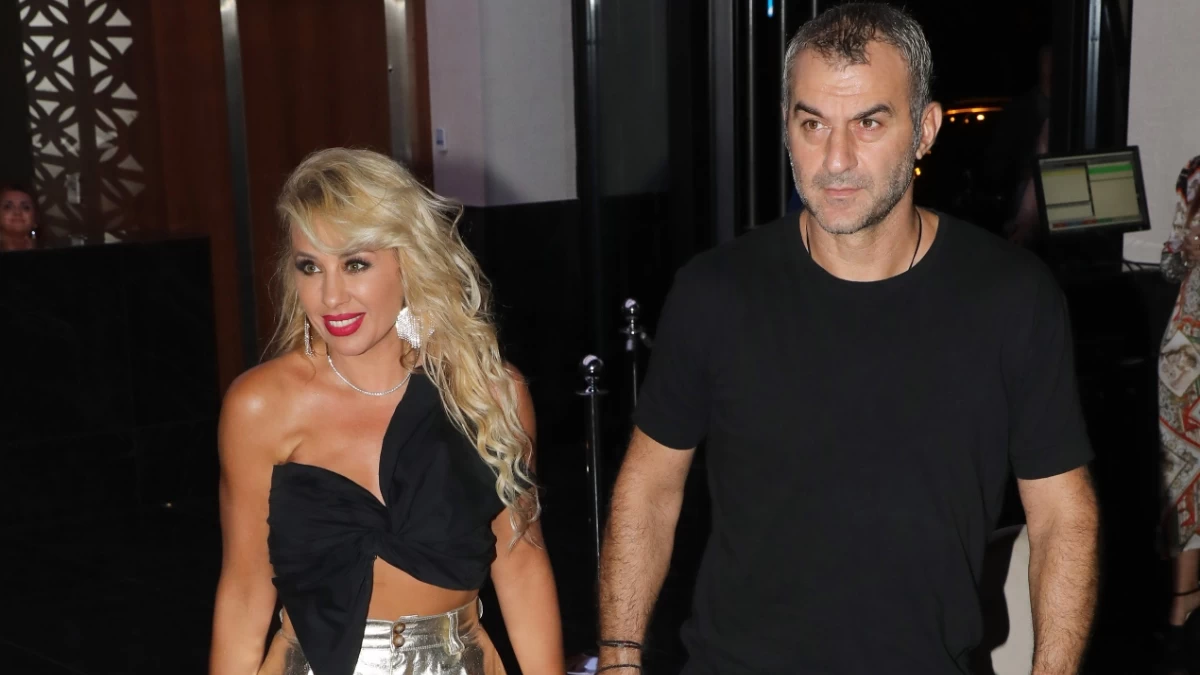 Μαστροκώστα & Δέλλας: Η πρώτη δημόσια εμφάνιση της 16χρονης κόρης τους - Με μίνι μαύρο φόρεμα και τακούνια στο κόκκινο χαλί