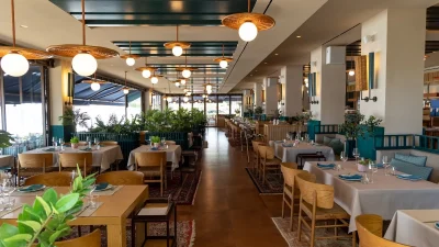 Ακτή Ντοβίλ: Καλοκαιρινά ραντεβού υψηλής γαστρονομίας με θέα τη θάλασσα