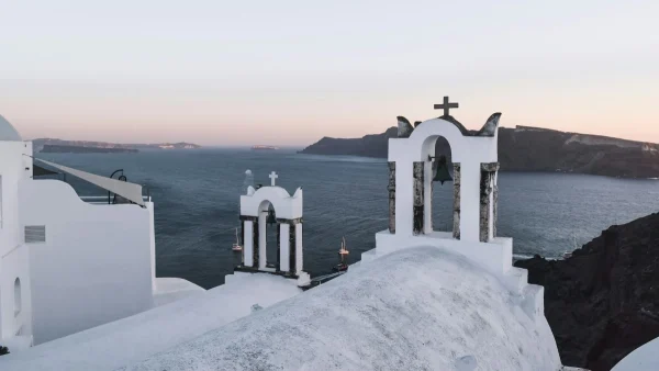 Τριήμερο του Αγίου Πνεύματος: 10 κορυφαίοι ελληνικοί προορισμοί για μια σύντομη καλοκαιρινή απόδραση!