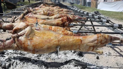 Μην πετάξετε το αρνί που περίσσεψε από την Κυριακή του Πάσχα - 5 συνταγές για να το εκμεταλλευτείτε