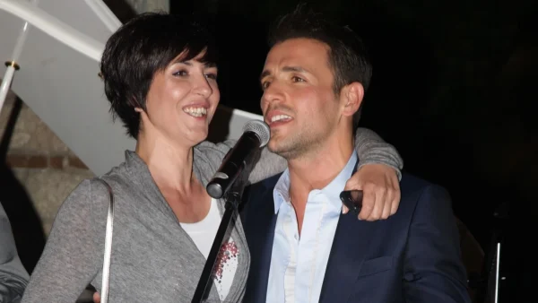 Η στιχουργός Όλγα Βλαχοπούλου περιγράφει τη μάχη της με τον καρκίνο: «Έχασα τον κόσμο κάτω από τα πόδια μου»