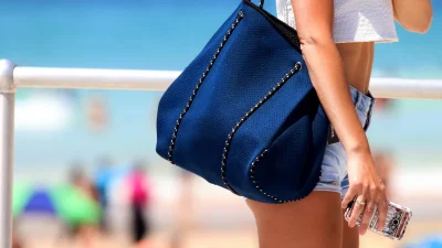 Αυτή η τσάντα θα σου κλέψει την καρδιά όλο το καλοκαίρι