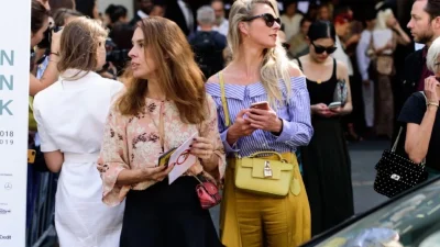 Φτάνει πια το μαύρο: 6 χρώματα που σίγουρα θέλεις να φορέσεις το καλοκαίρι