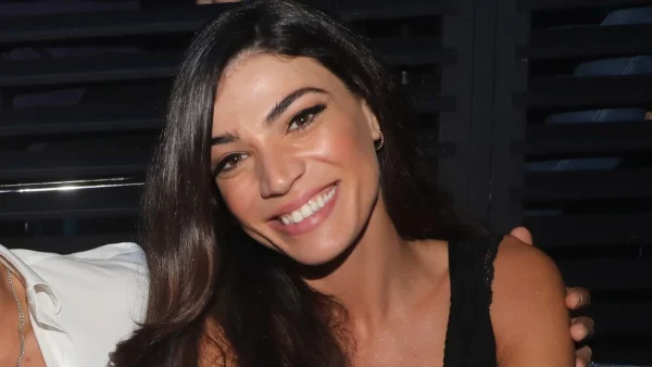 Ήβη Αδάμου: Ταξίδι στο εξωτερικό με την μοναχοκόρη της - Ολόκληρο κορίτσι η Ανατολή Κουινέλη