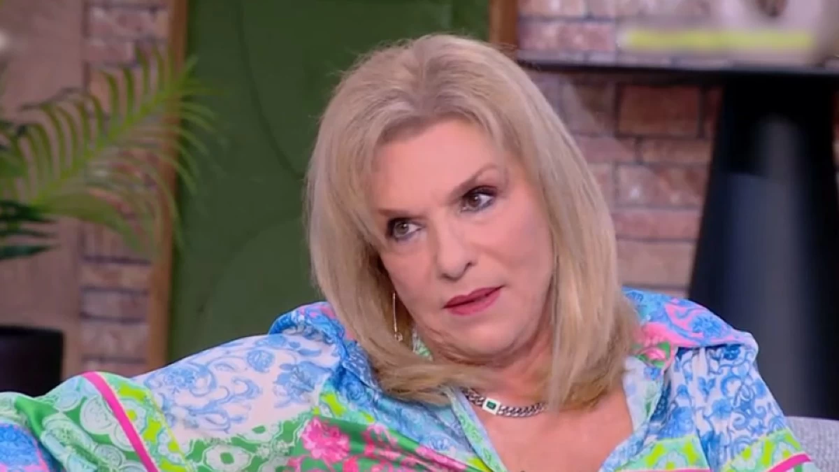 «Κόλαφος» η Δάφνη Μπόκοτα για Αλευρά-Καλούτα: «Δεν χρειάζεται εμπειρία για να πεις “Καληνύχτα”»