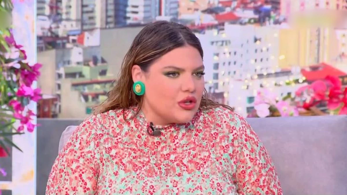 Δανάη Μπάρκα: «Αν η μαμά μου ήταν παντοδύναμη θα της έλεγα να με έχει εδώ με αυτά τα άγχη;»