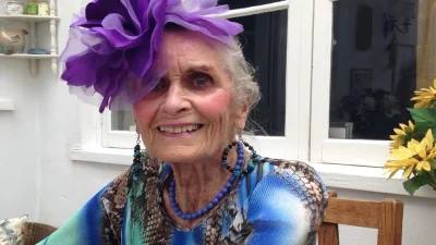 Super model ετών 95! Η Dafne Selfe αποκαλύπτει 5+1 μυστικά της αιώνιας νεότητας