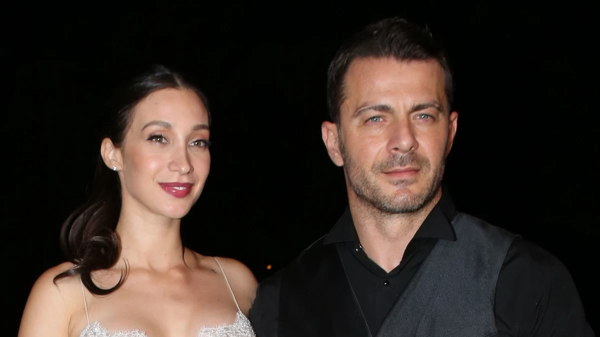 Δήμητρα Βαμβακούση: Μοιάζουν σαν δύο σταγόνες νερού - Η μελαχρινή κούκλα αδερφή της και η τεράστια ομοιότητά τους