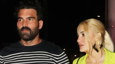 Δημήτρης Αλεξάνδρου: Γενέθλια με θέα την Ακρόπολη - Η τούρτα έκπληξη από την Τούνη και οι καλεσμένοι