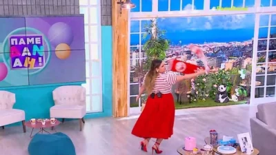 Δανάη Μπάρκα – Χόρευε με κασκόλ του Ολυμπιακού στο στούντιο: «Τι μέρα είναι αυτή!»