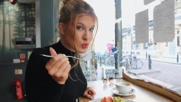 Θέλεις να φας μακαρόνια αλλά κάνεις δίαιτα; 5 τρόποι για να κόψεις θερμίδες