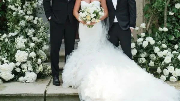 Παντρεύτηκε η κόρη κορυφαίου τραγουδιστή και την έπαιξαν όλα τα sites - Ο χλιδάτος γάμος και το εντυπωσιακό νυφικό
