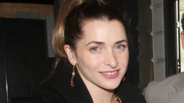 Βασιλική Τρουφάκου: Αδημοσίευτες φωτογραφίες μέσα από τον τοκετό της - Δακρυσμένη στο μαιευτήριο με τον γιο της αγκαλιά