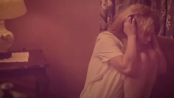 Το προξενιό της Ιουλίας (28/5): Ο Γιωργίκης κάνει έρωτα με την Δέσπω μπροστά στην Ιουλία - Παίρνουν το μωρό και την κλειδώνει στο υπόγειο