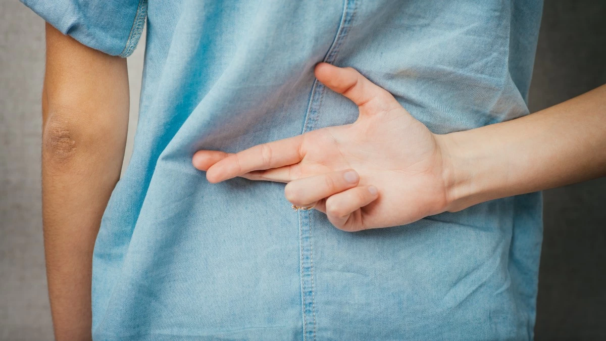 Παθολογικός ψεύτης: Ποια είναι τα σημάδια για να τον καταλάβεις & πώς μπορείς να τον αντιμετωπίσεις;