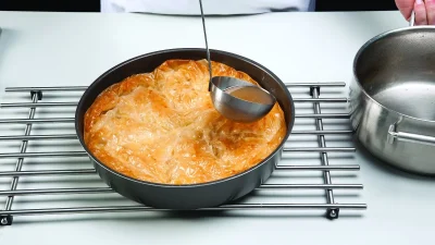 Κλασικό γαλακτομπούρεκο: Η παραδοσιακή συνταγή που περνά από γενιά σε γενιά