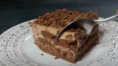 Θεϊκό σοκολατένιο γλυκό ψυγείου με 3 υλικά - Έτοιμο στο πι και φι με 5 ευρώ μόνο