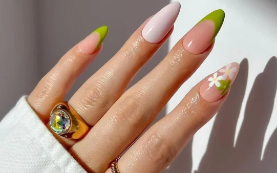Green nails: Το πράσινο χρώμα στα νύχια είναι το νέο ροζ της άνοιξης!
