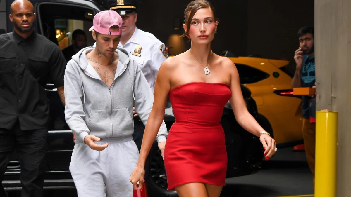 Hailey & Justin Bieber: Το πιο ταιριαστό ζευγάρι του Χόλιγουντ φοράει τα πιο "αταίριαστα" ρούχα - Ο λόγος που δεν είναι ποτέ ασορτί