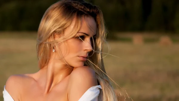 Wash-and-Go: To καλοκαίρι όλες θα θέλουν να δοκιμάσουν αυτό το εύκολο χτένισμα!