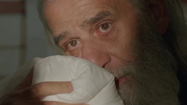 Η Παραλία 13/5: «Βοήθεια ρε παιδιά!» - Ουρλιαχτά στη στεριά! Βουτάει στη θάλασσα και καταλήγει νεκρός;