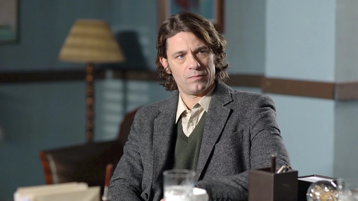 Ηλέκτρα (8/5): Η Νεφέλη μπαίνει αλαφιασμένη στην κάμαρα του Παύλου - «Μας ανακάλυψαν»