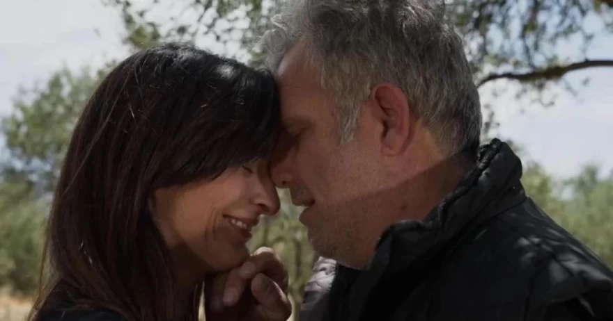 Γη της ελιάς: «Στάθη μου έσπασαν τα νερά! Γεννάω!» - Η ανατριχιαστική σκηνή με την Ιουλία πριν προβληθεί στην τηλεόραση