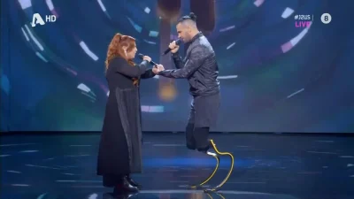 J2US - Τεράστιος Γιάννης Σεβδικαλής: Εμφανίστηκε με φανερά τα πρόσθετα μέλη του και συγκίνησε τους πάντες