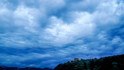 Καιρός Πέμπτη 9/5: Βροχές και καταιγίδες στις περισσότερες περιοχές - Η θερμοκρασία θα σημειώσει πτώση